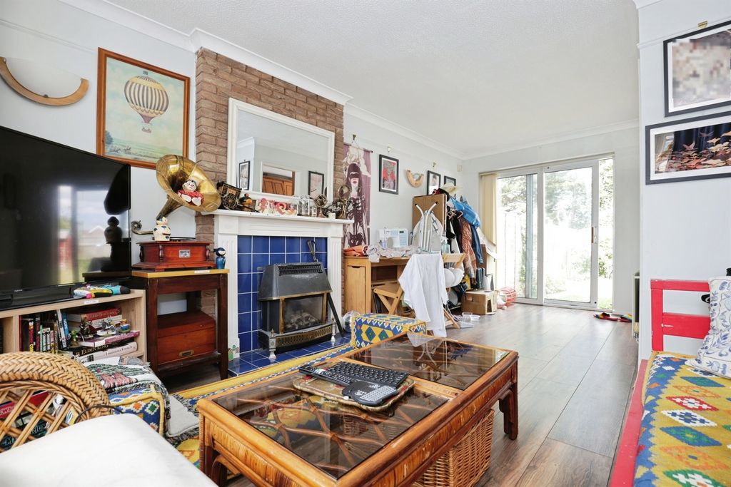 Property photo 2 of 9