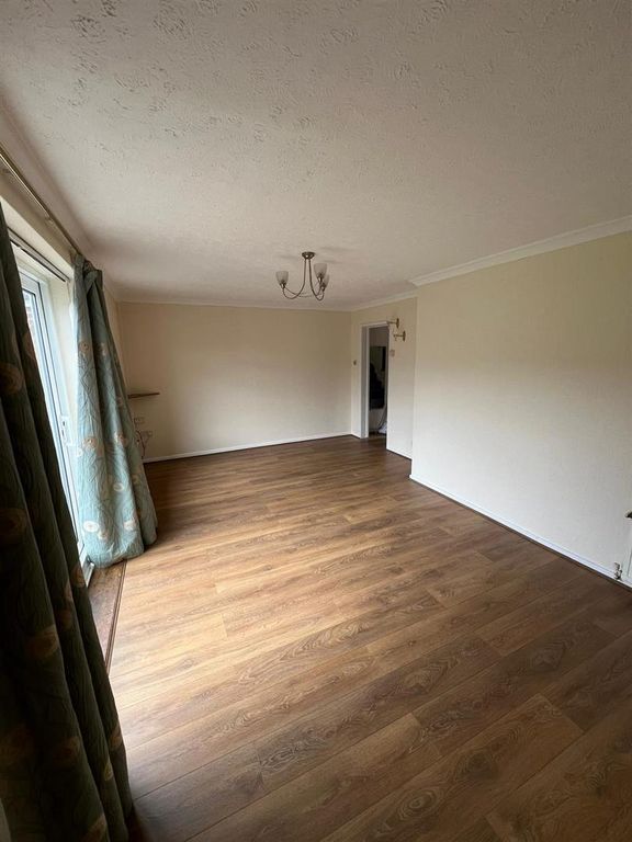 Property photo 2 of 12 Rye Ash Living Room 2.Jpg