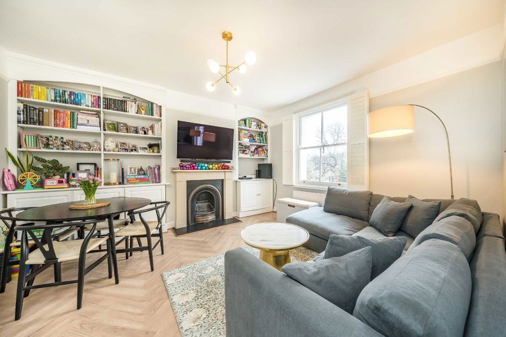 Property photo 2 of 7