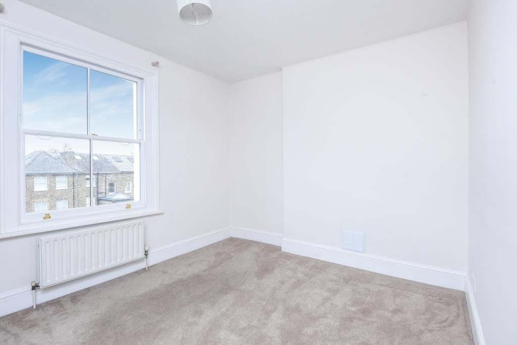 Property photo 3 of 10 Bedroom