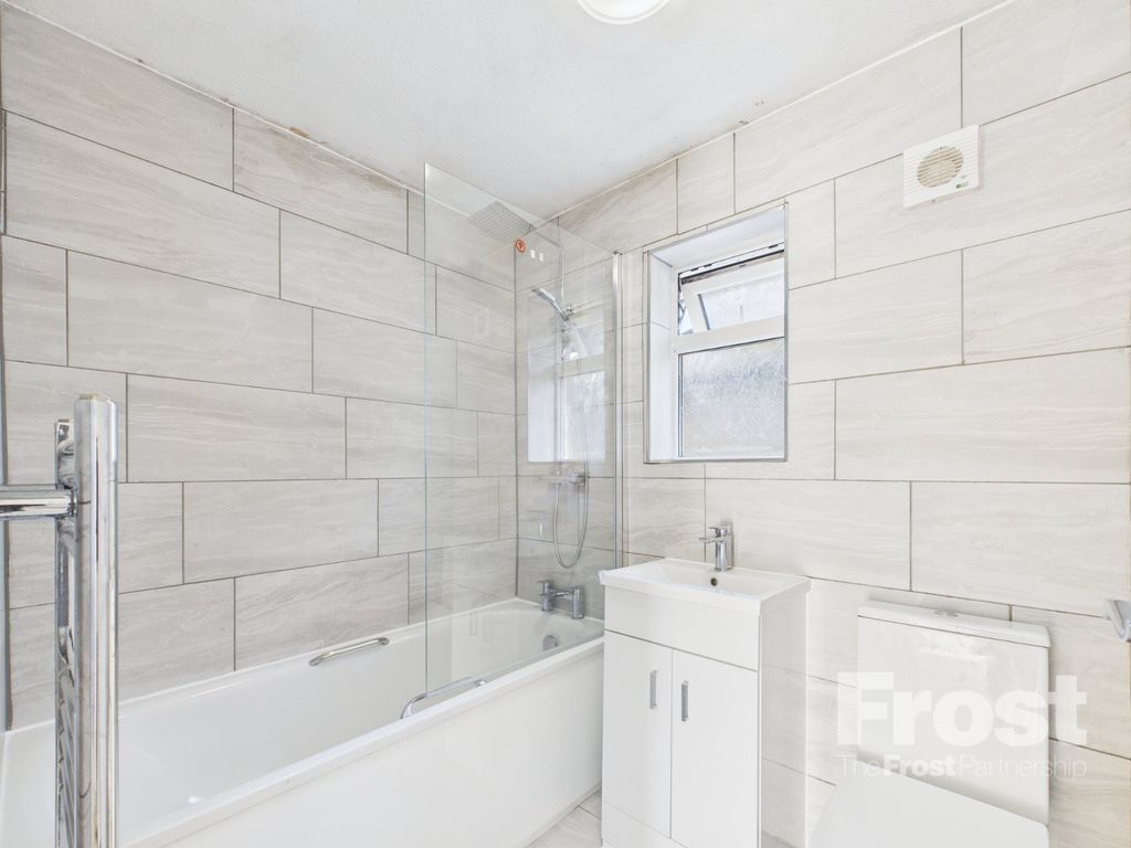 Property photo 1 of 7 Bathroom