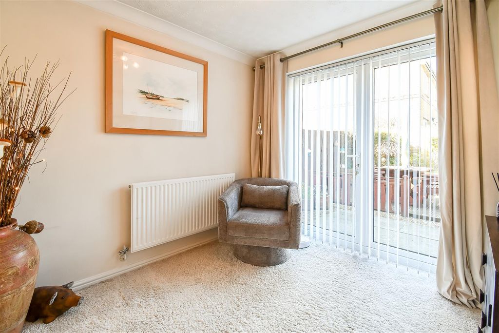 Property photo 3 of 30 Sitting Room