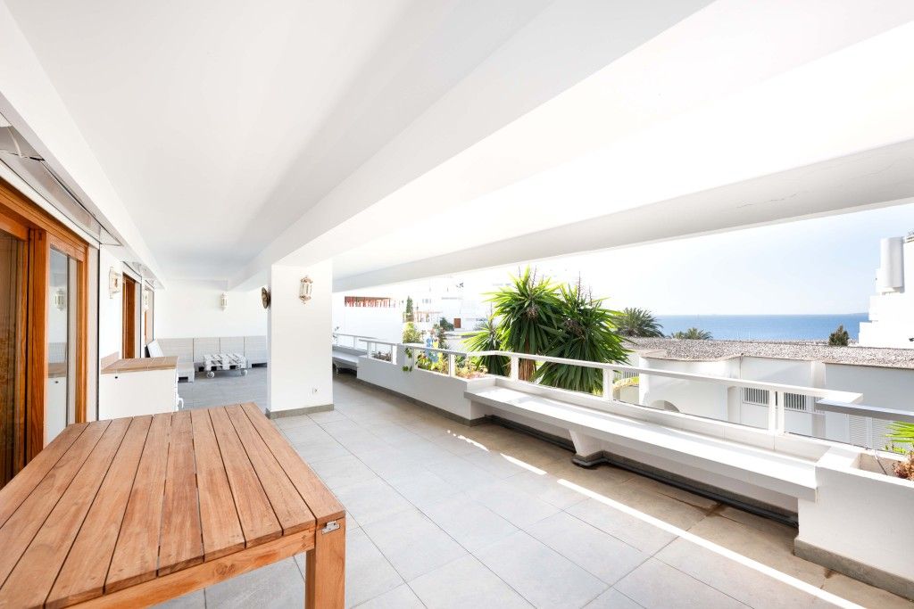 Property photo 3 of 20 Covered Terrace (1)
