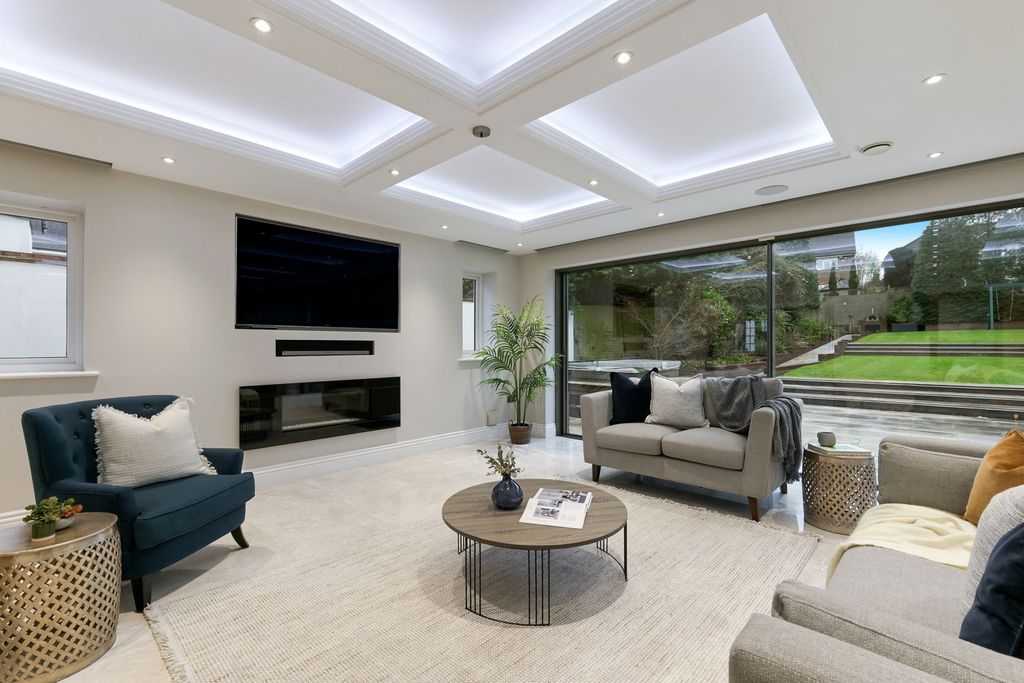 Property photo 2 of 40