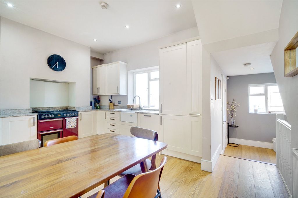 Property photo 2 of 11 Picture No. 22