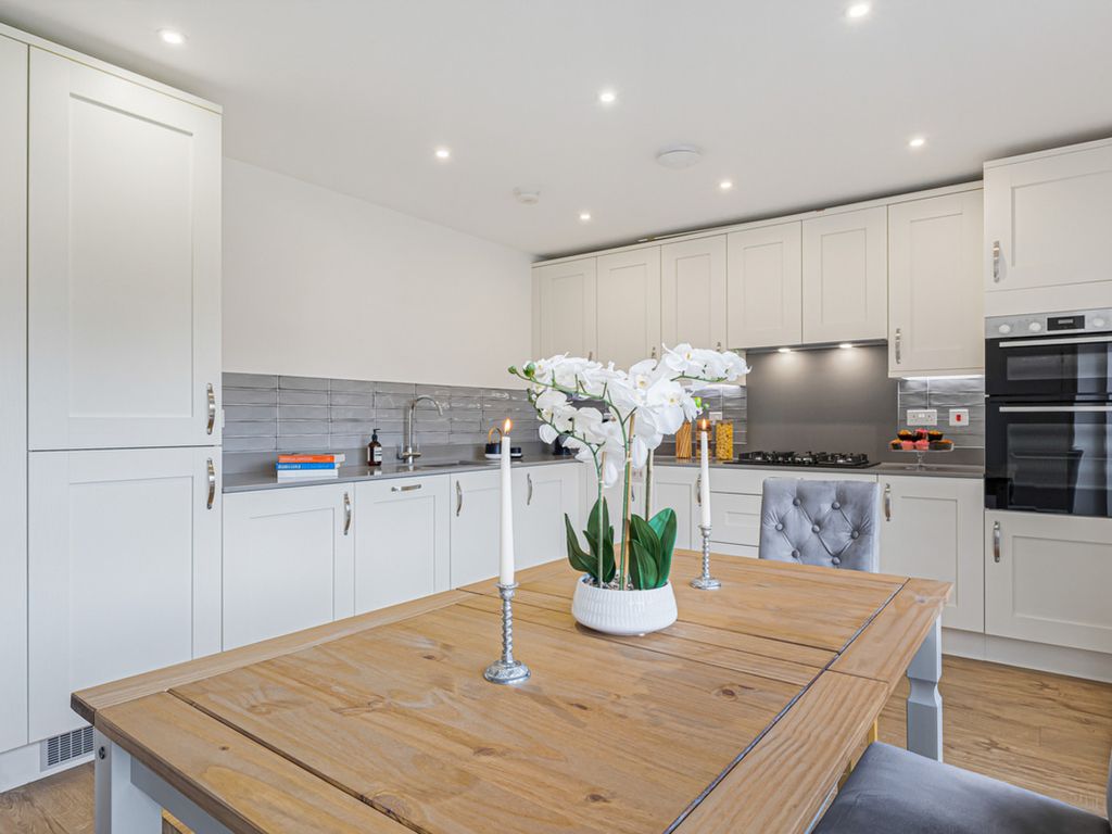 Property photo 3 of 37