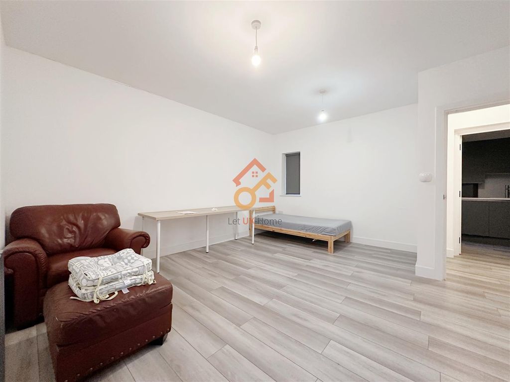 Property photo 2 of 24 ????_2025-11-04_141538_997.Jpg