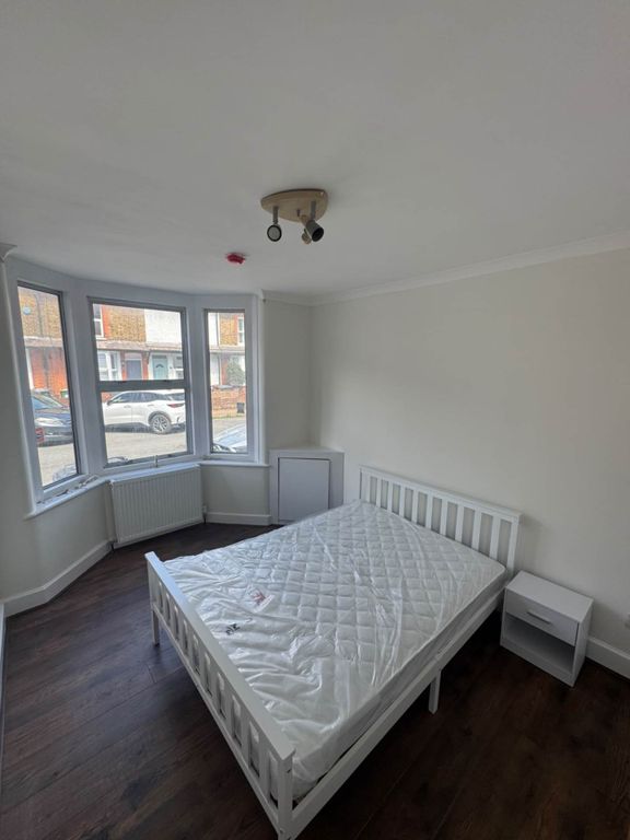 Property photo 1 of 4