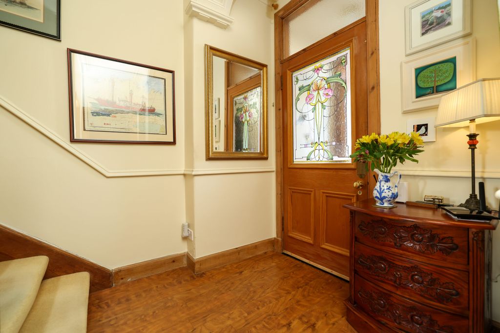 Property photo 3 of 38