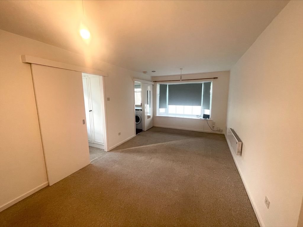 Property photo 3 of 7 Picture No. 14