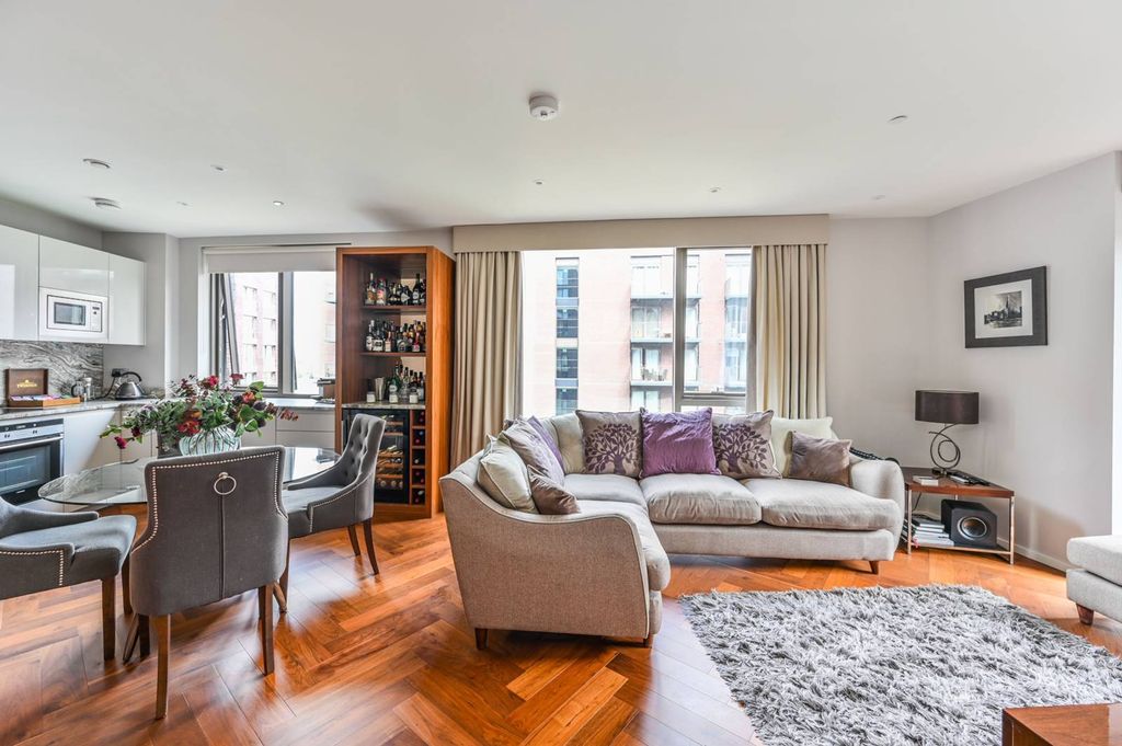 Property photo 3 of 21