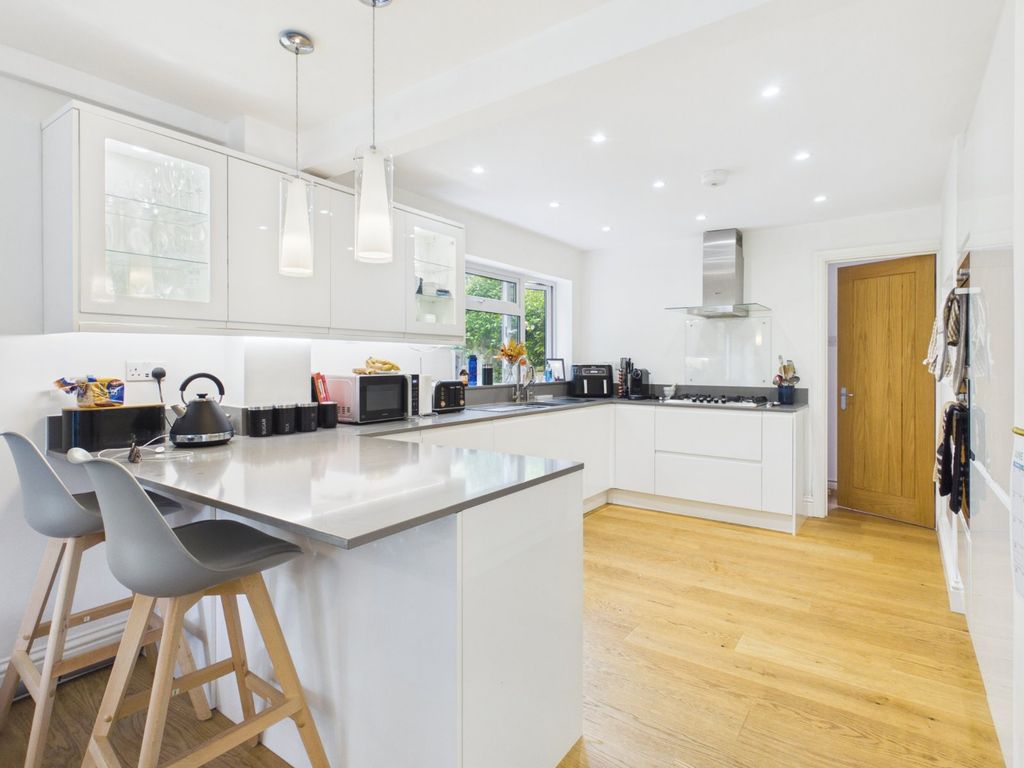 Property photo 3 of 13 Kitchen