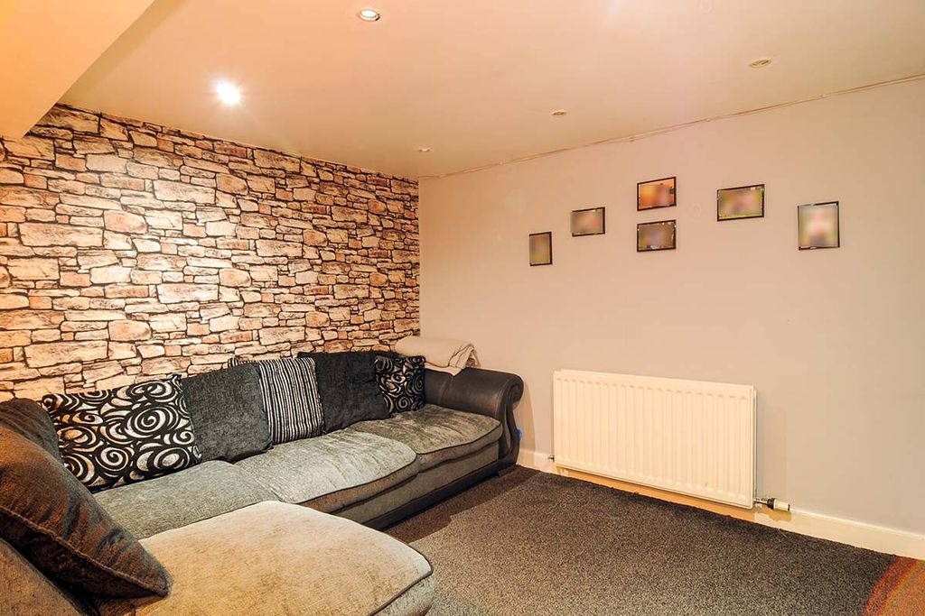 Property photo 3 of 11 Photography