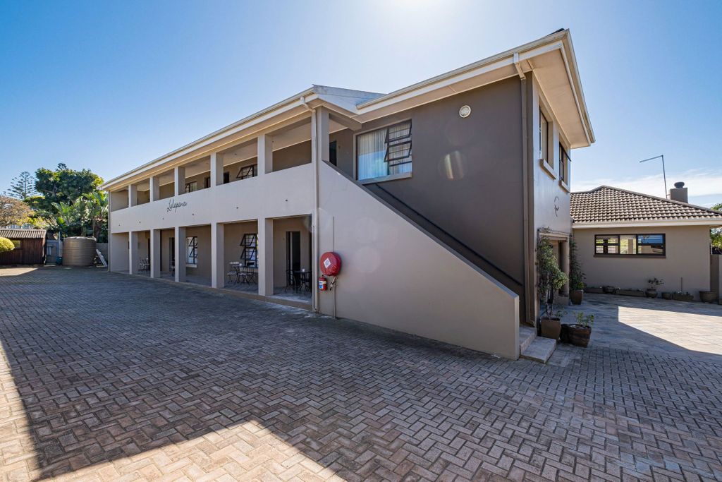 Property photo 2 of 65 1Plz1622325