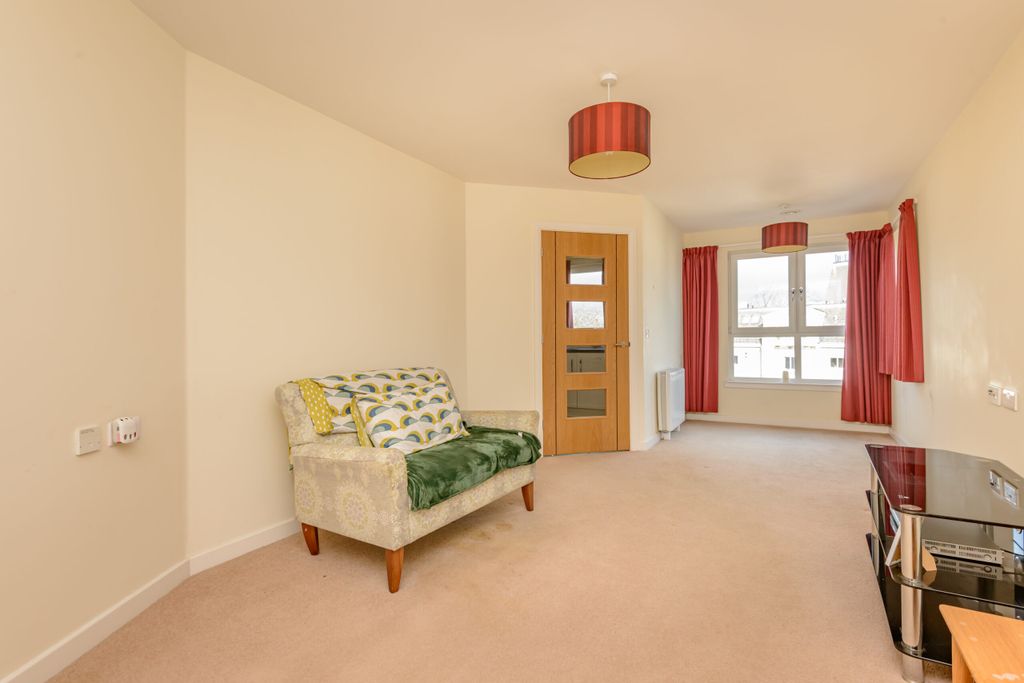 Property photo 2 of 9