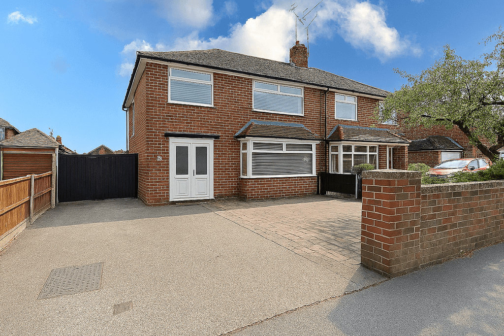 Property photo 1 of 18 Hollingsworth Road, Lowestoft, Nr32 4Bn Draft