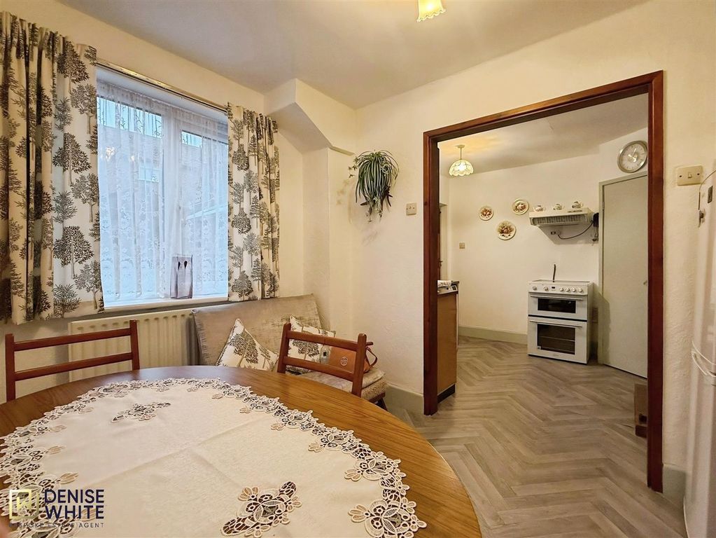 Property photo 3 of 24 Dining Area