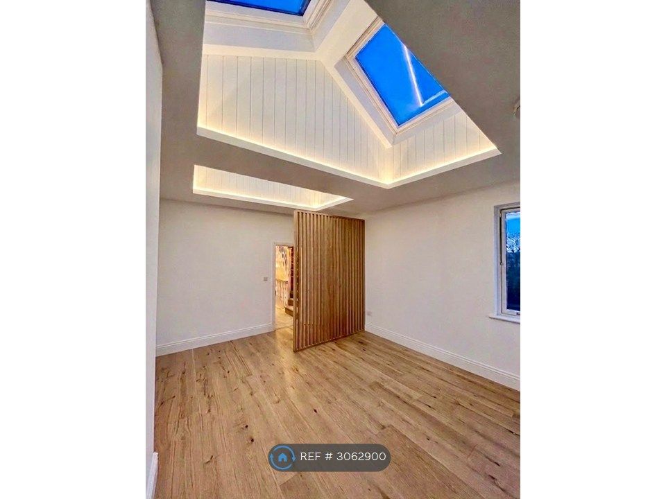 Property photo 1 of 2