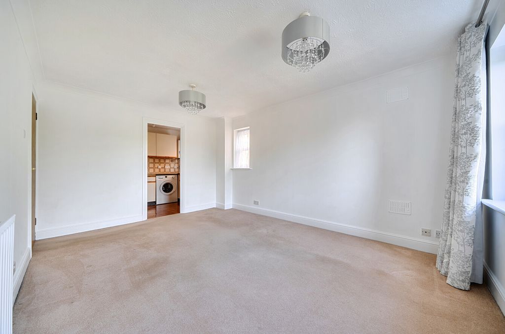 Property photo 3 of 10 3
