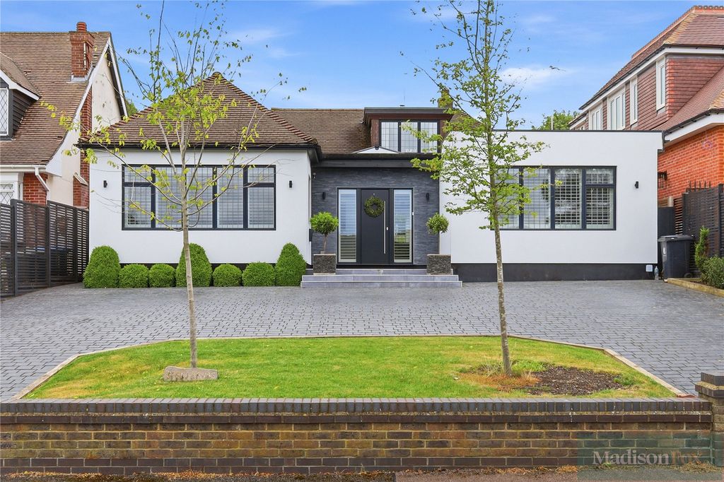 Property photo 1 of 45 Picture No. 09