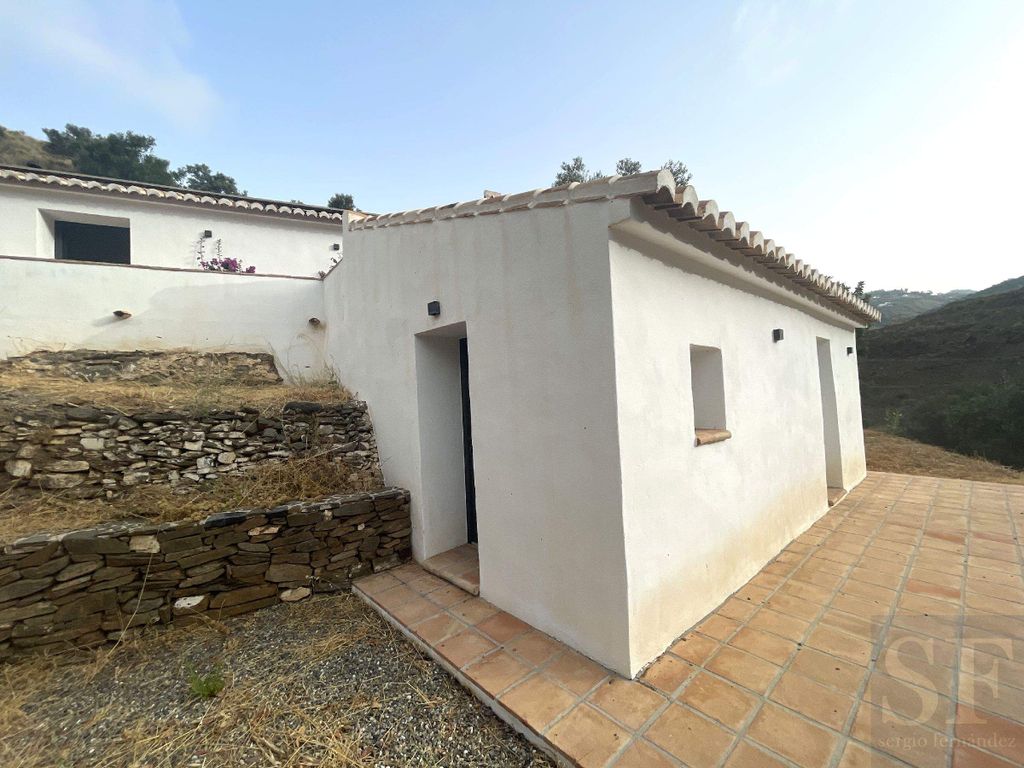 Property photo 2 of 14