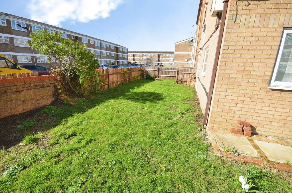 Property photo 2 of 15 Pbox-Img.Jpg