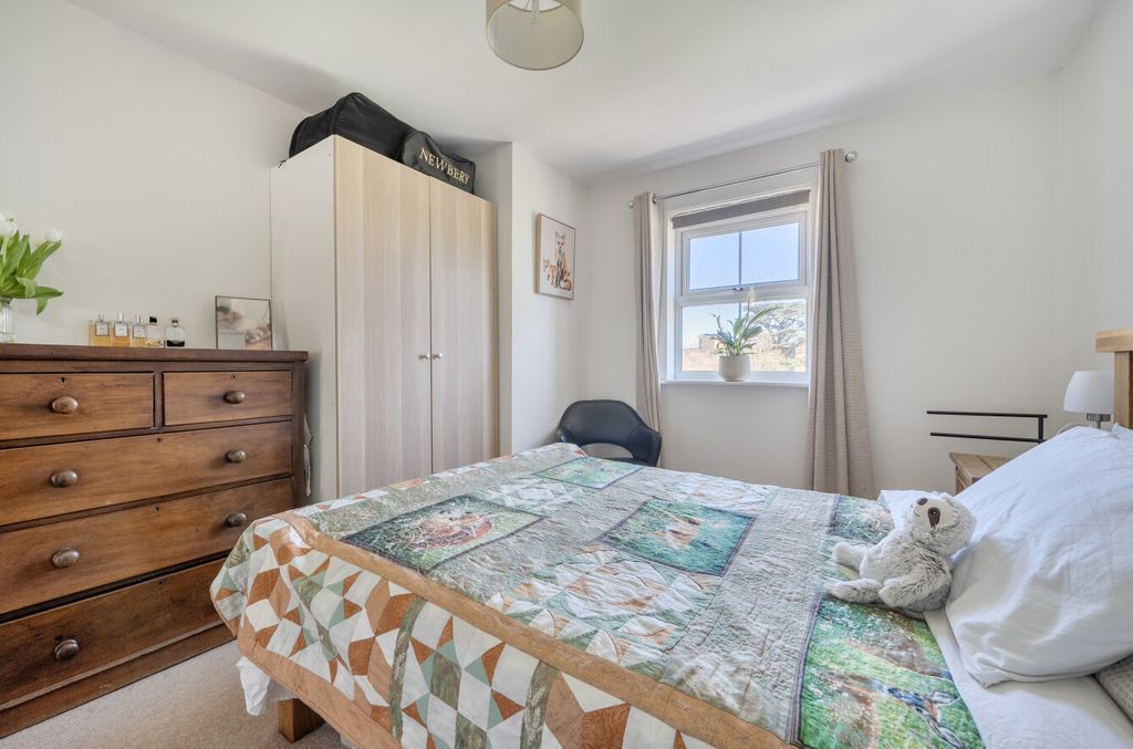 Property photo 2 of 14 1438051-8-69d4F3d...
