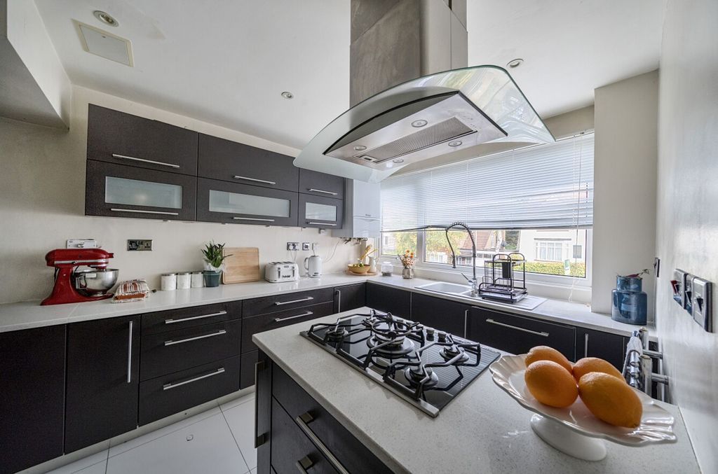 Property photo 3 of 21 1360132-1-68Dd541...