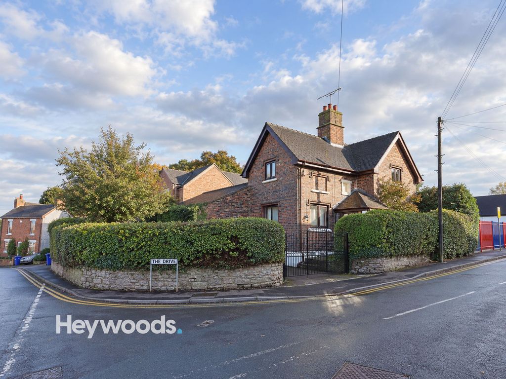 Property photo 2 of 39