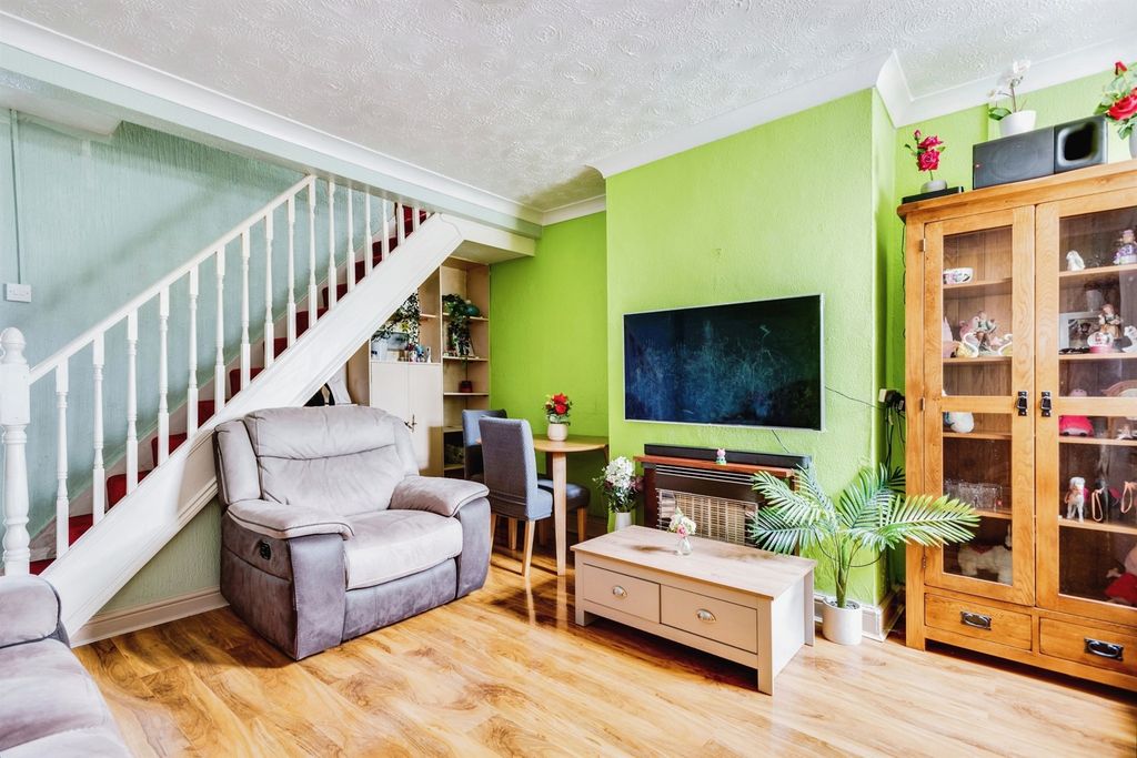 Property photo 2 of 13