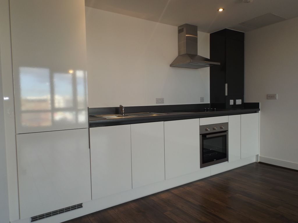 Property photo 2 of 6 Kitchen