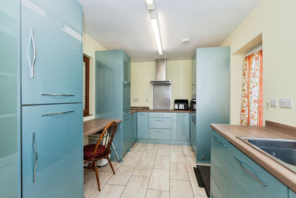 Property photo 3 of 24