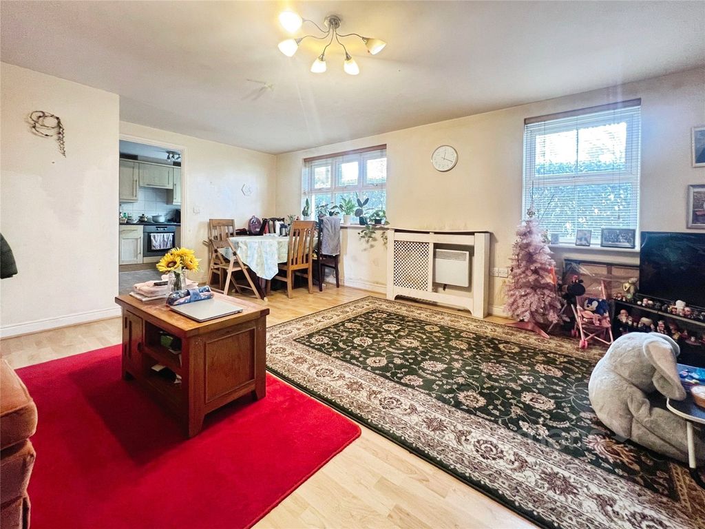 Property photo 3 of 15 Picture No. 11