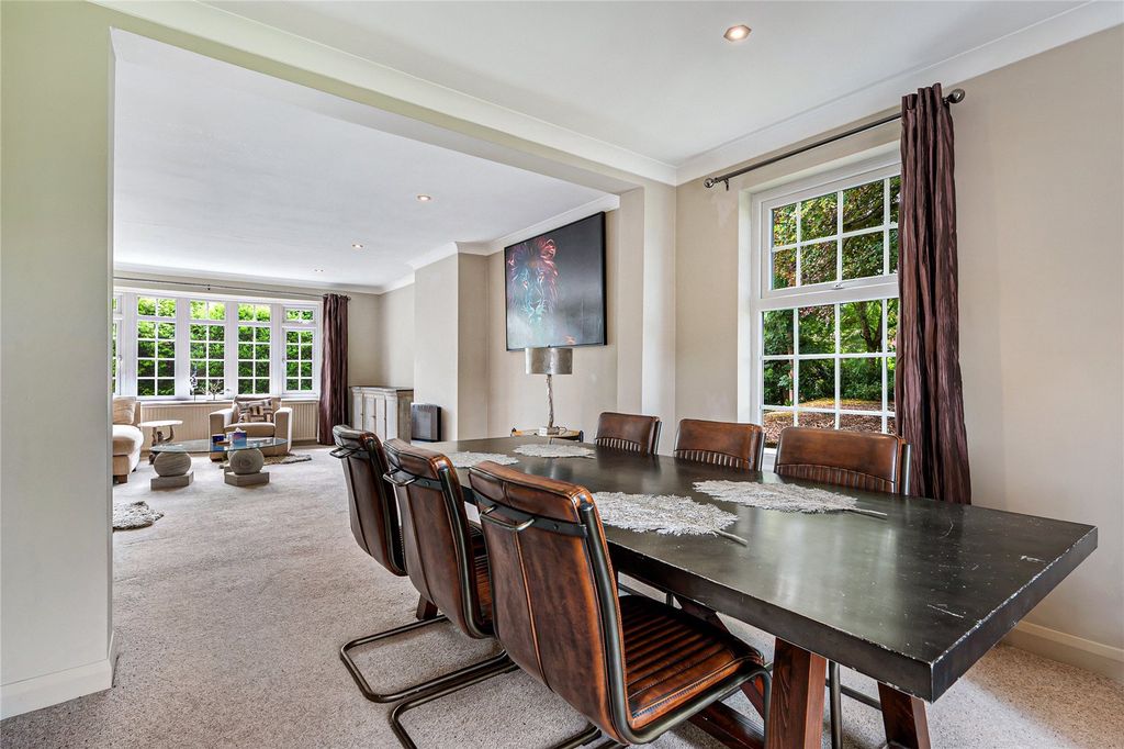 Property photo 3 of 16 Dining Area