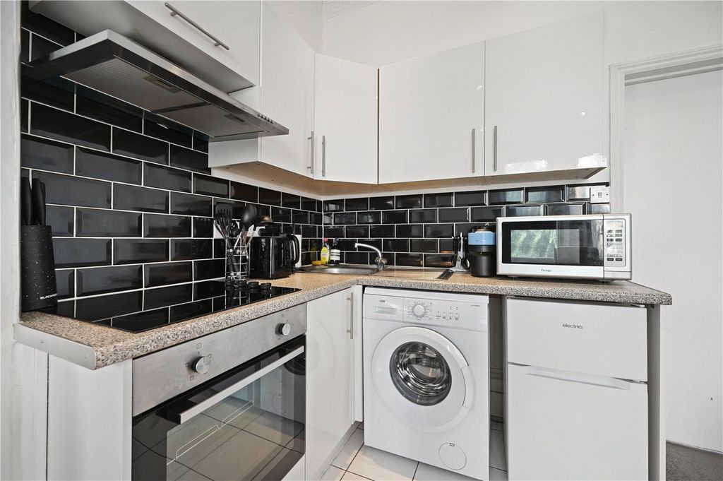 Property photo 2 of 7 Picture No. 15