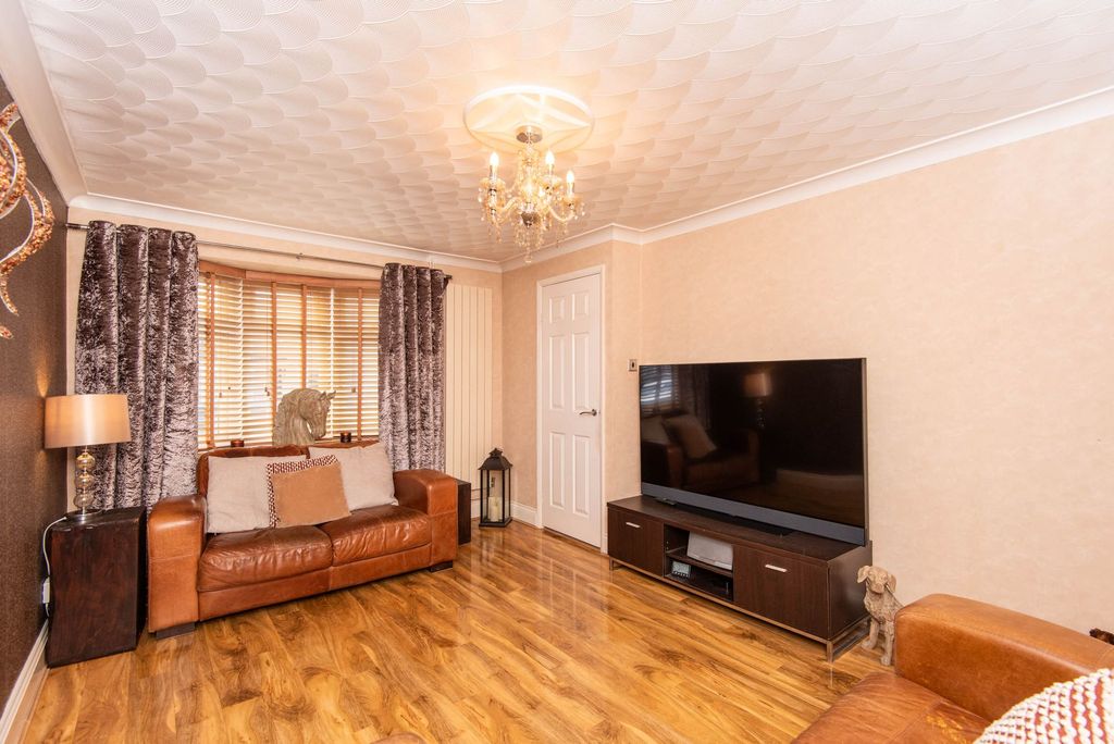 Property photo 3 of 23