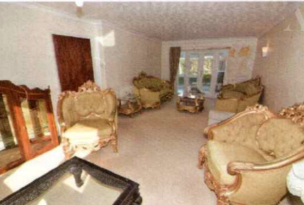Property photo 2 of 11 12 Woodwells Lounge x 2
