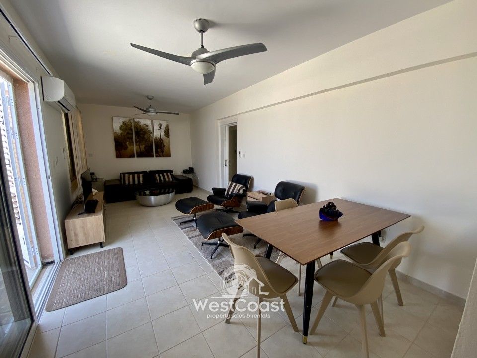 Property photo 2 of 27