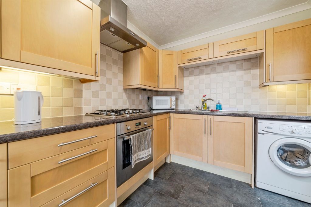 Property photo 2 of 16
