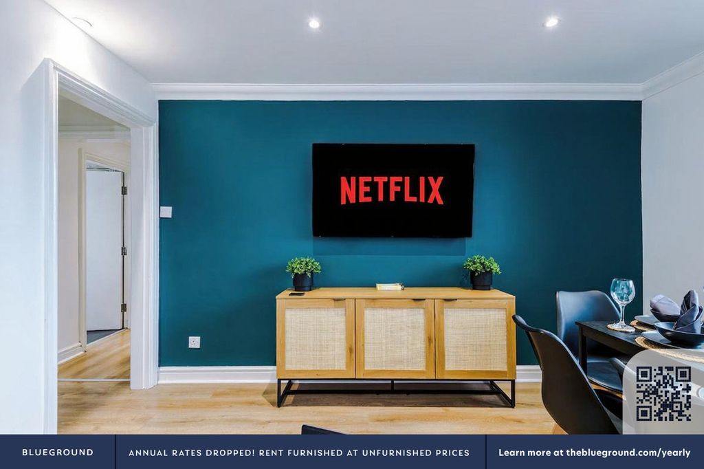 Property photo 3 of 37 Living Room