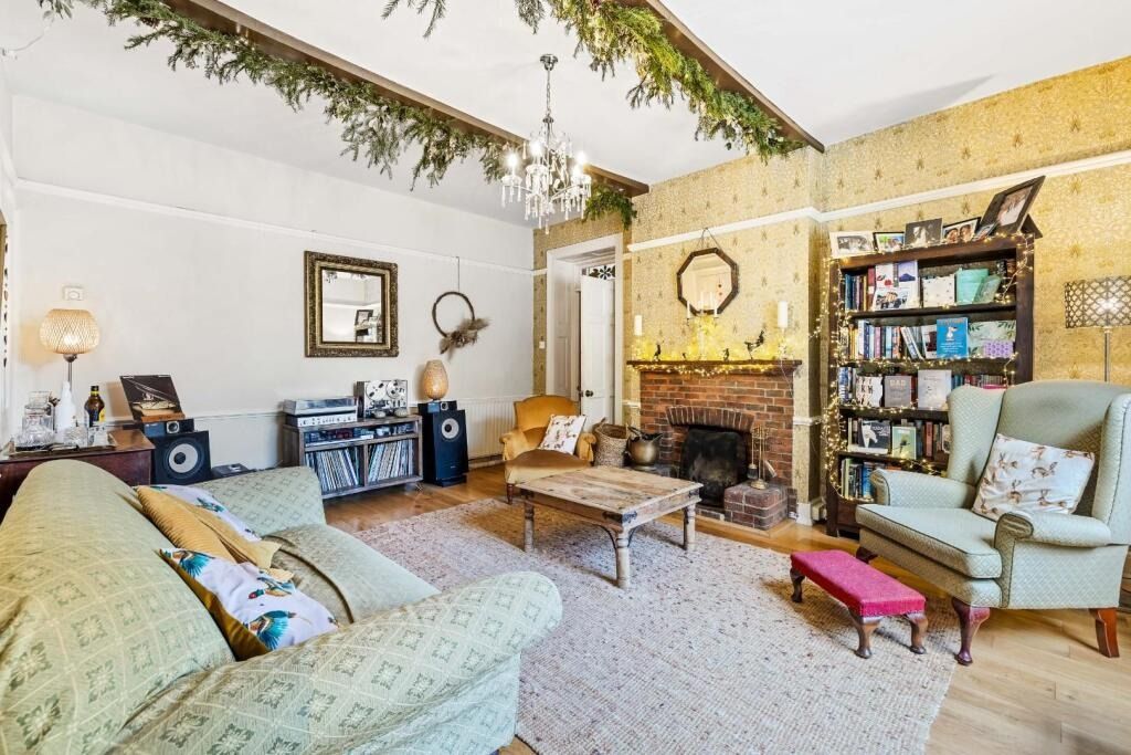 Property photo 2 of 37 4525473