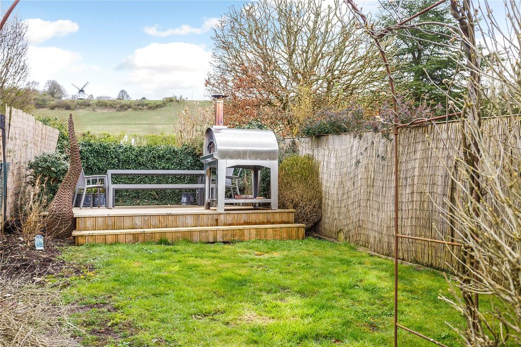 Property photo 2 of 16 Garden View