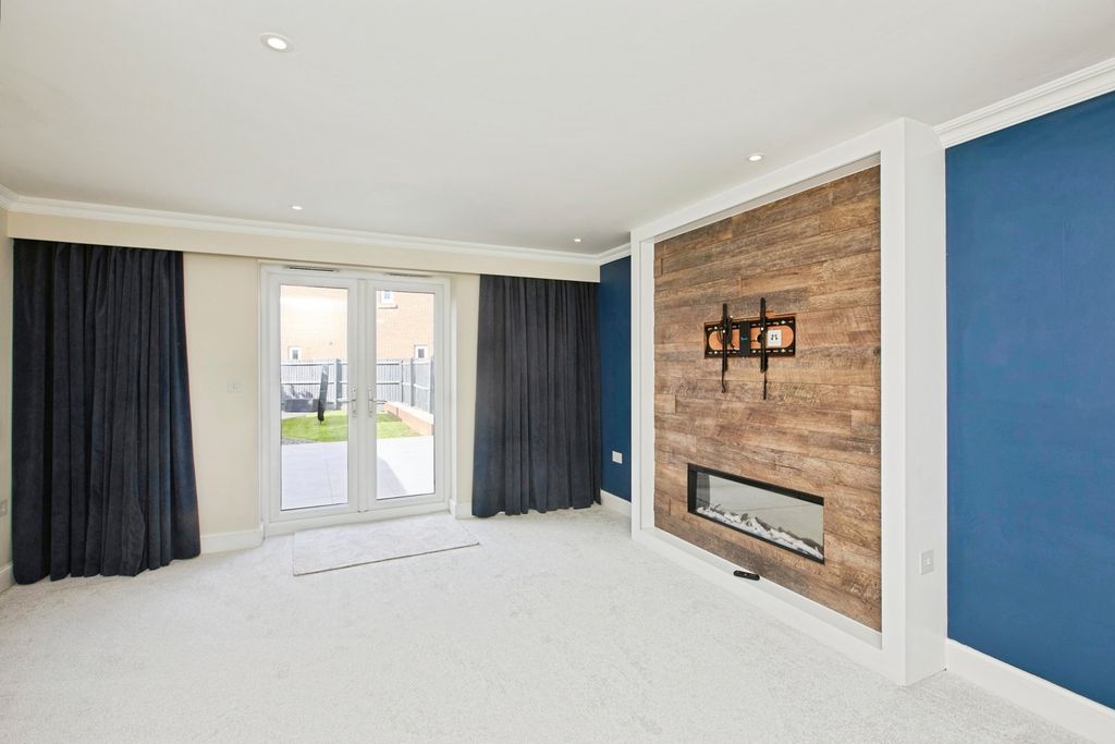 Property photo 2 of 18 Pbox-Img.Jpg