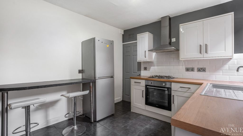 Property photo 2 of 22 4931823