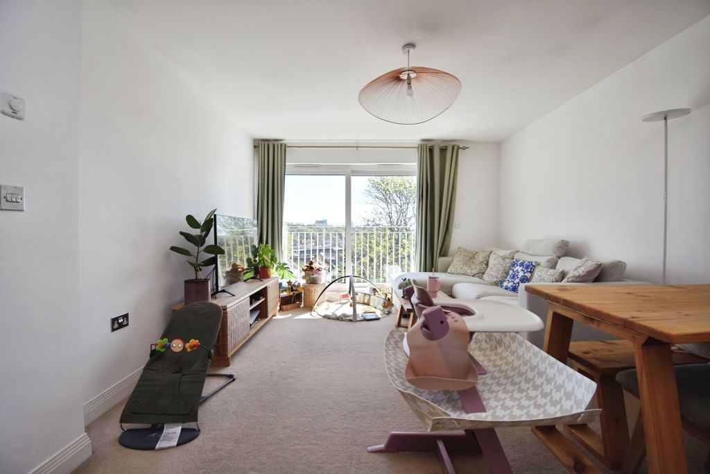 Property photo 2 of 7 956214c2-Dsc_0484