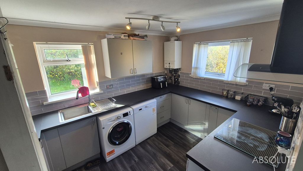 Property photo 2 of 22