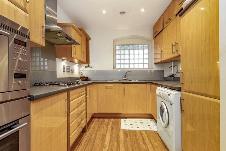 Property photo 2 of 7 305676