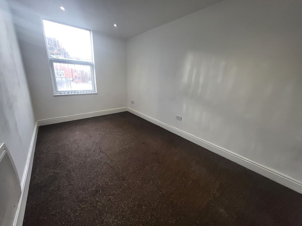 Property photo 2 of 8 Lounge