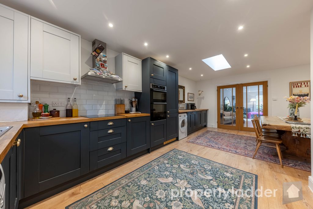 Property photo 2 of 19 Pl-3