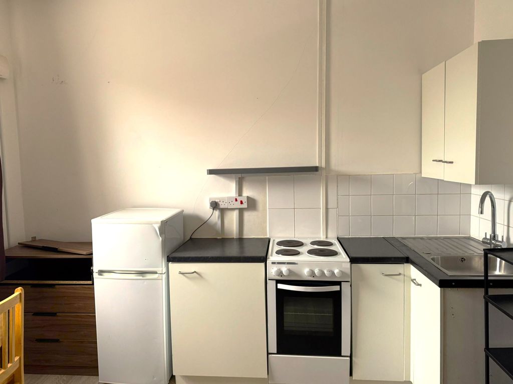 Property photo 3 of 6 Pic2